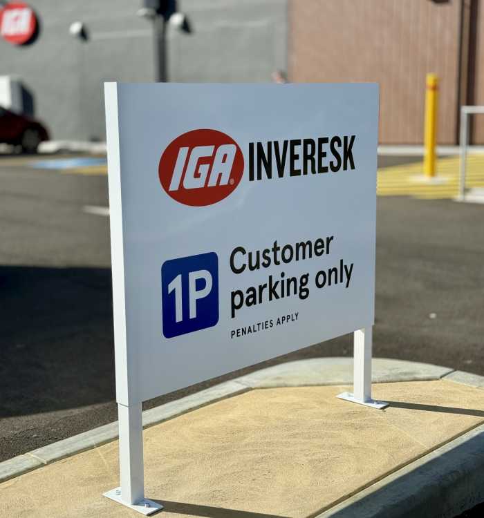 Iga Parking signage